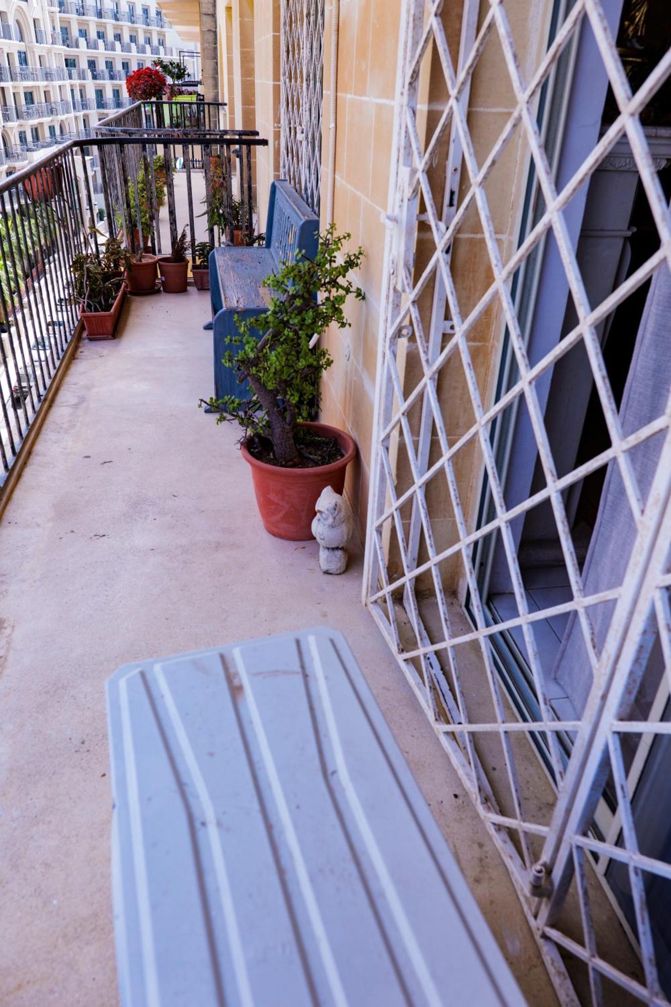 St Julians Balutta Bay Huge Flat! -2Min From Seafront Apartment Saint Julian's Exterior photo