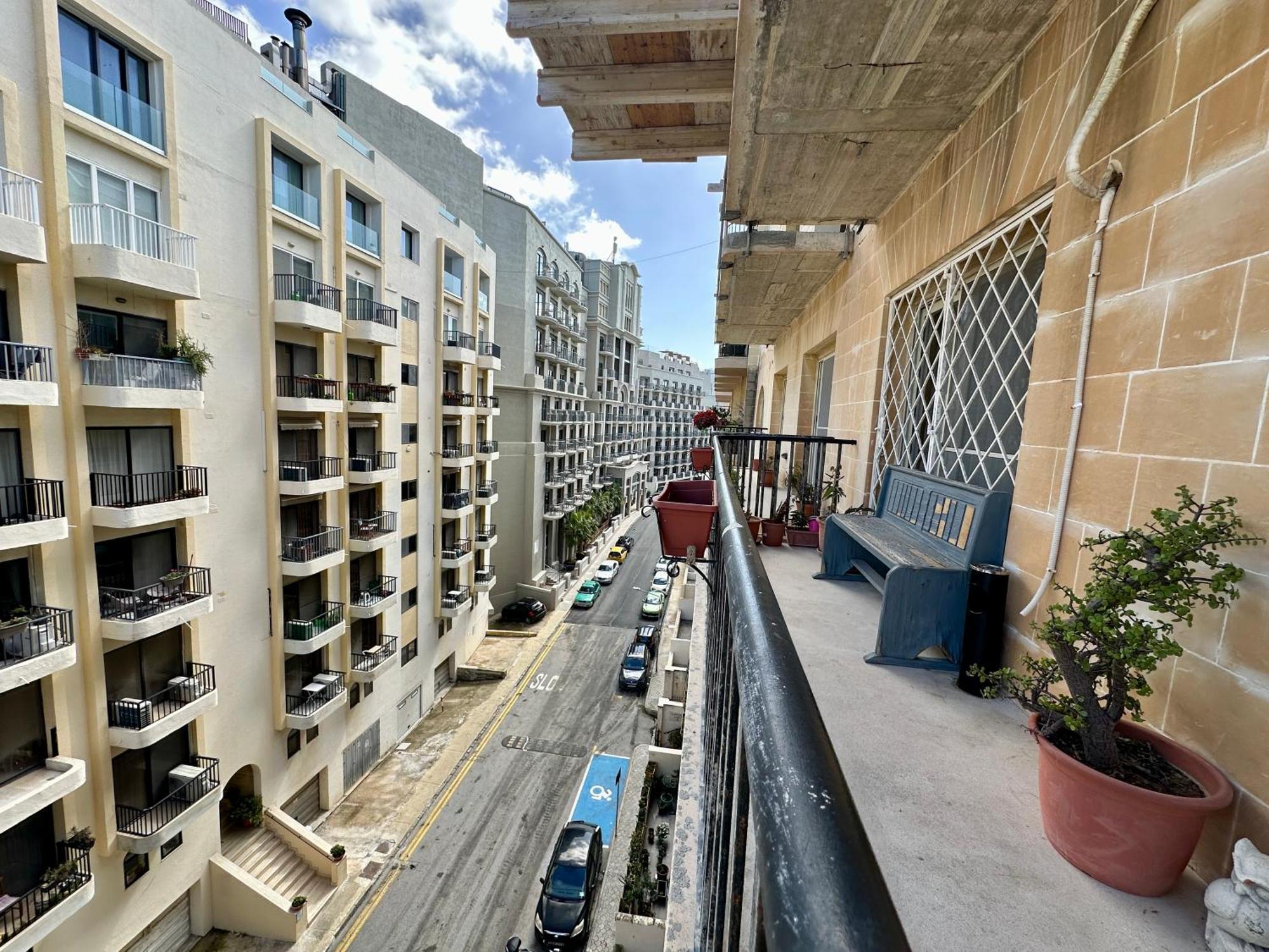 St Julians Balutta Bay Huge Flat! -2Min From Seafront Apartment Saint Julian's Exterior photo